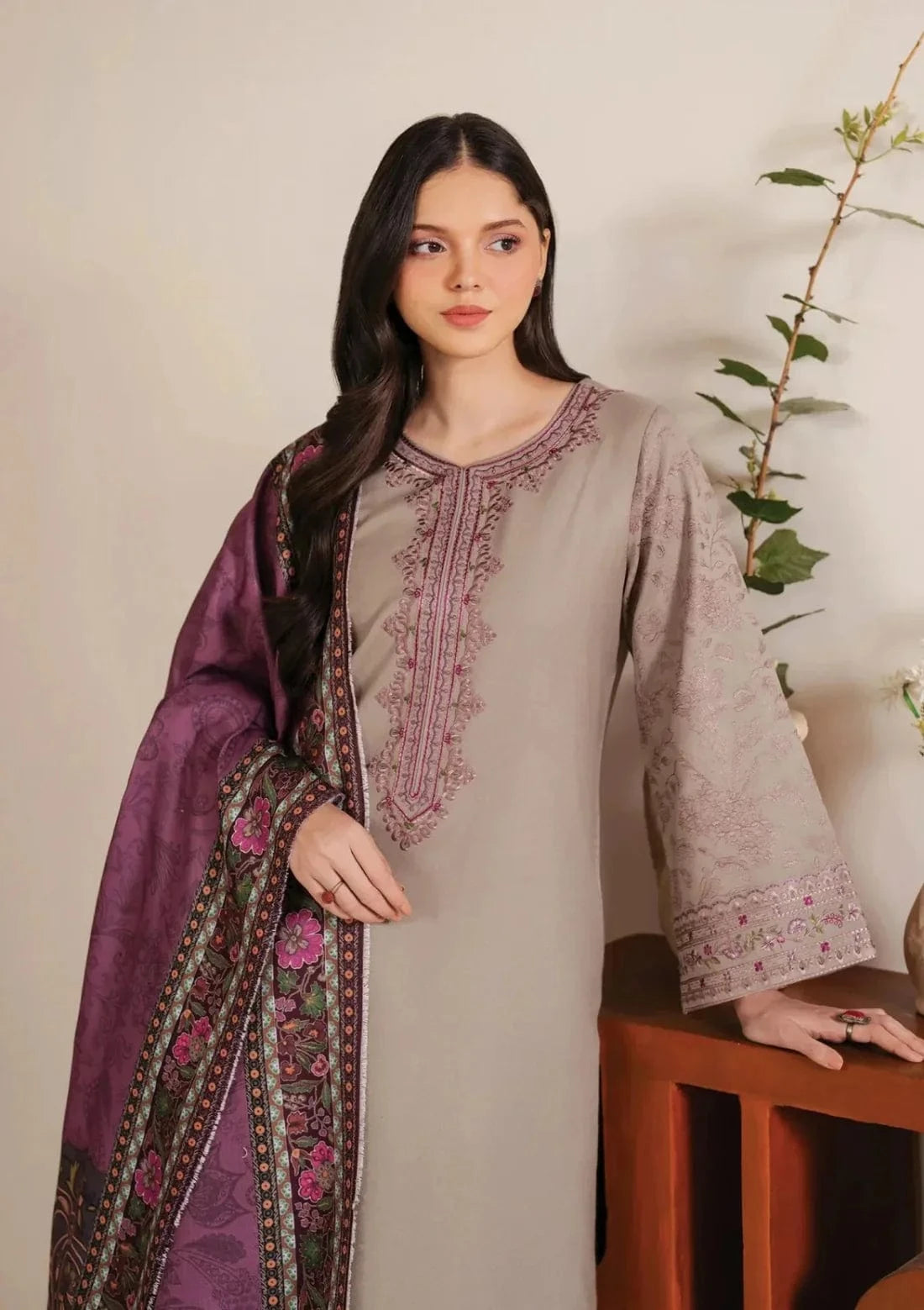 Sapphire SP-34 Embroidered Lawn 3pc