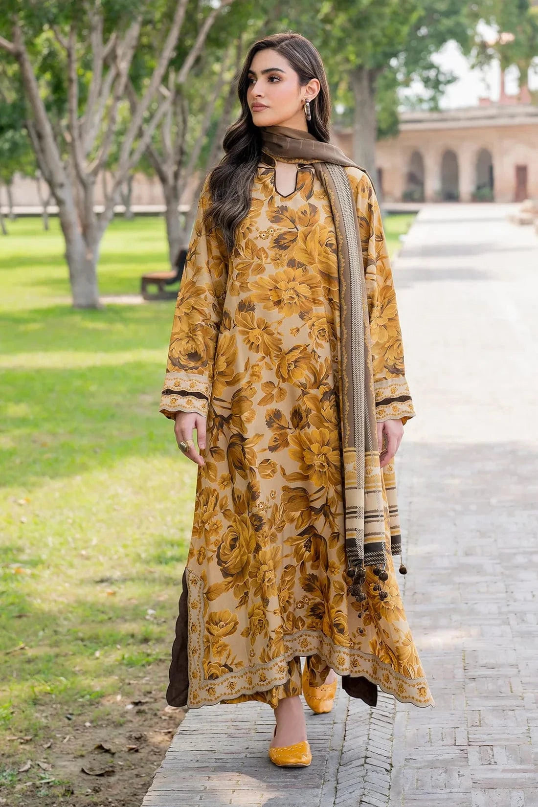 Baroque Mustard D-792 Printed Lawn 3pc