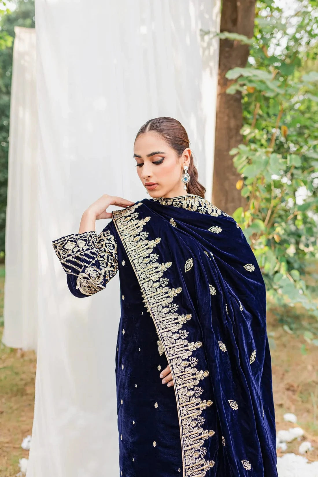 Makhmal MK-976 Velvet Embroidered 3pc