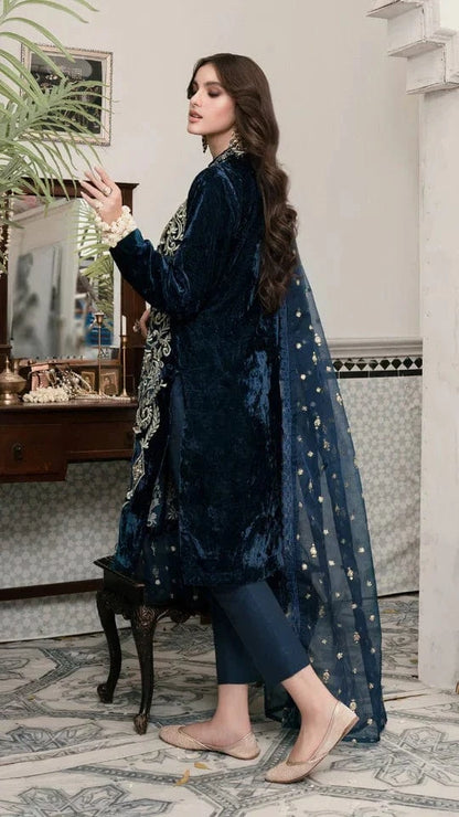 Zainab Chottani ZC-905 Velvet Embroidered 3pc
