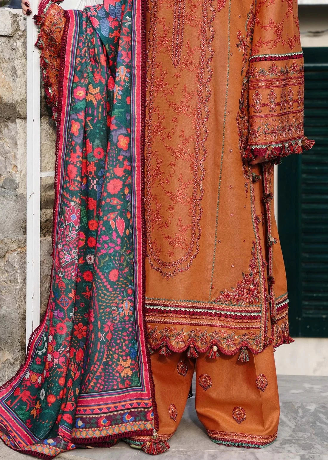 Laam D-65 Dhanak Embroidered 3Pc Wt