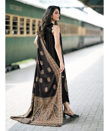 Sapphire D-90 Embroidered Dhanak 3pc