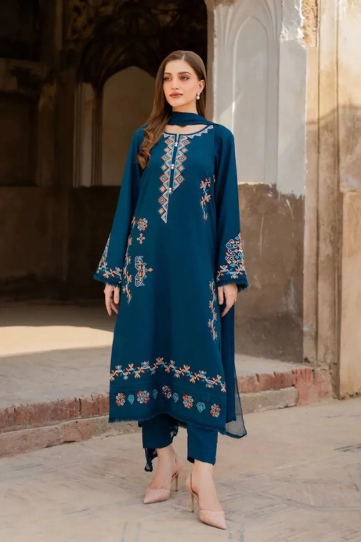 Sapphire  SP-307 Zinc Lawn Embroidered 3Pc